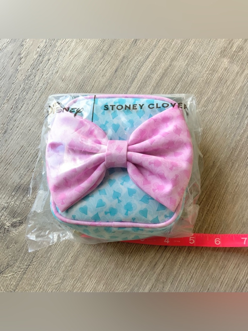 NWT☀️ Stoney Clover Lane x Disney Alice in Wonderland Mini Pouch - Picture 4 of 5